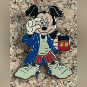 2008 Disney Pin Mickey Mouse Morning Pajamas Robe Coffee